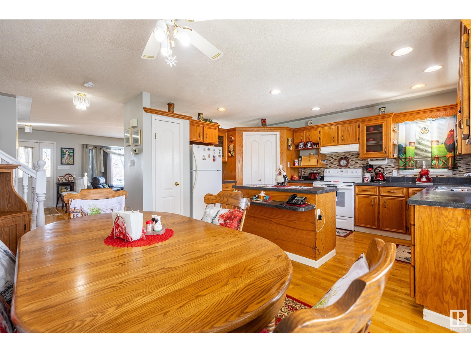 4802 47 Av Property Photo 21
