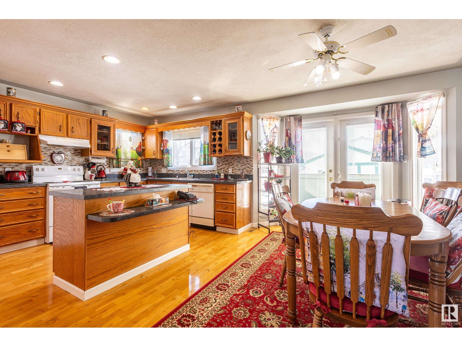 4802 47 Av Property Photo 23
