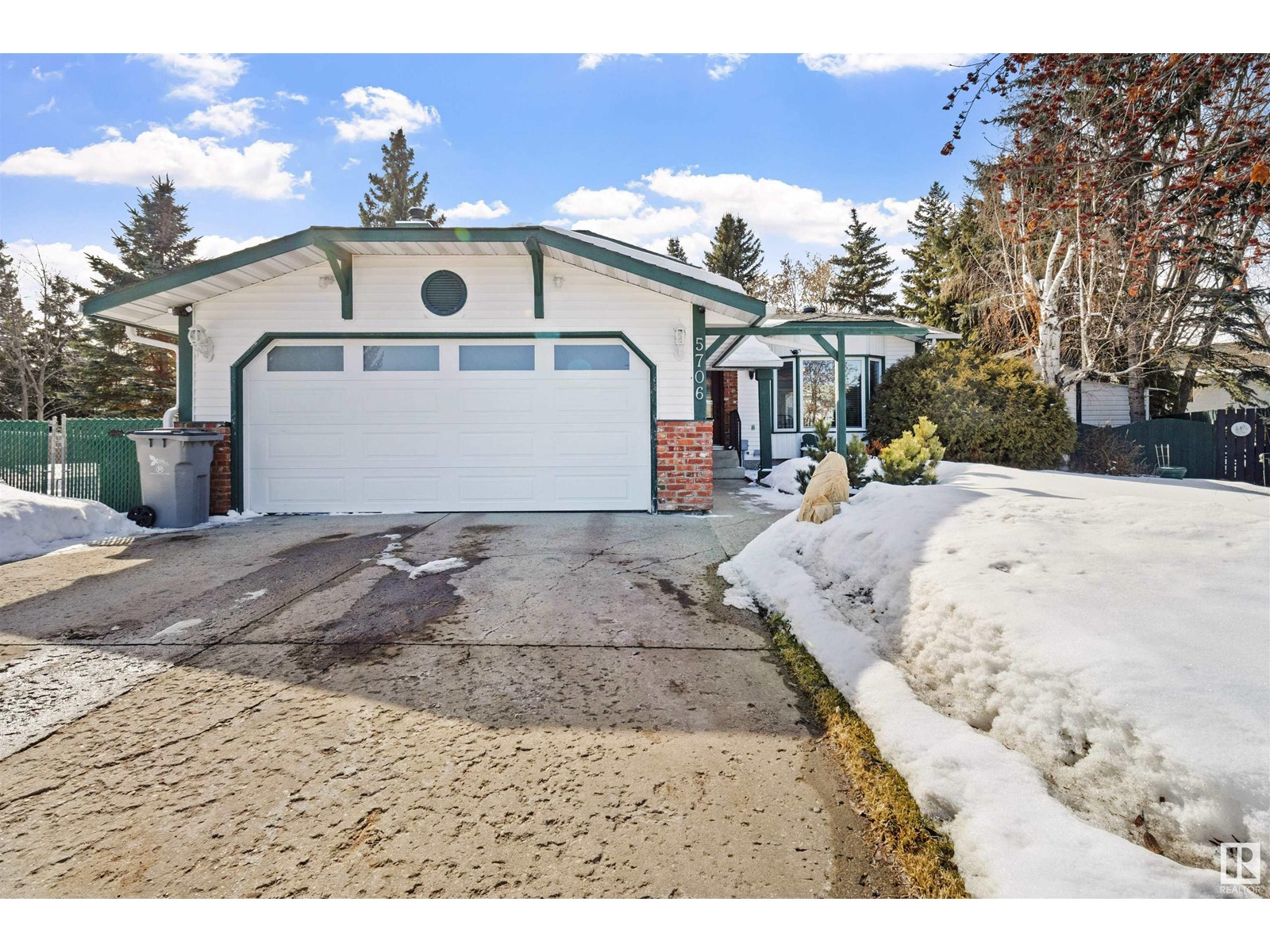 5706 48 Av Property Photo