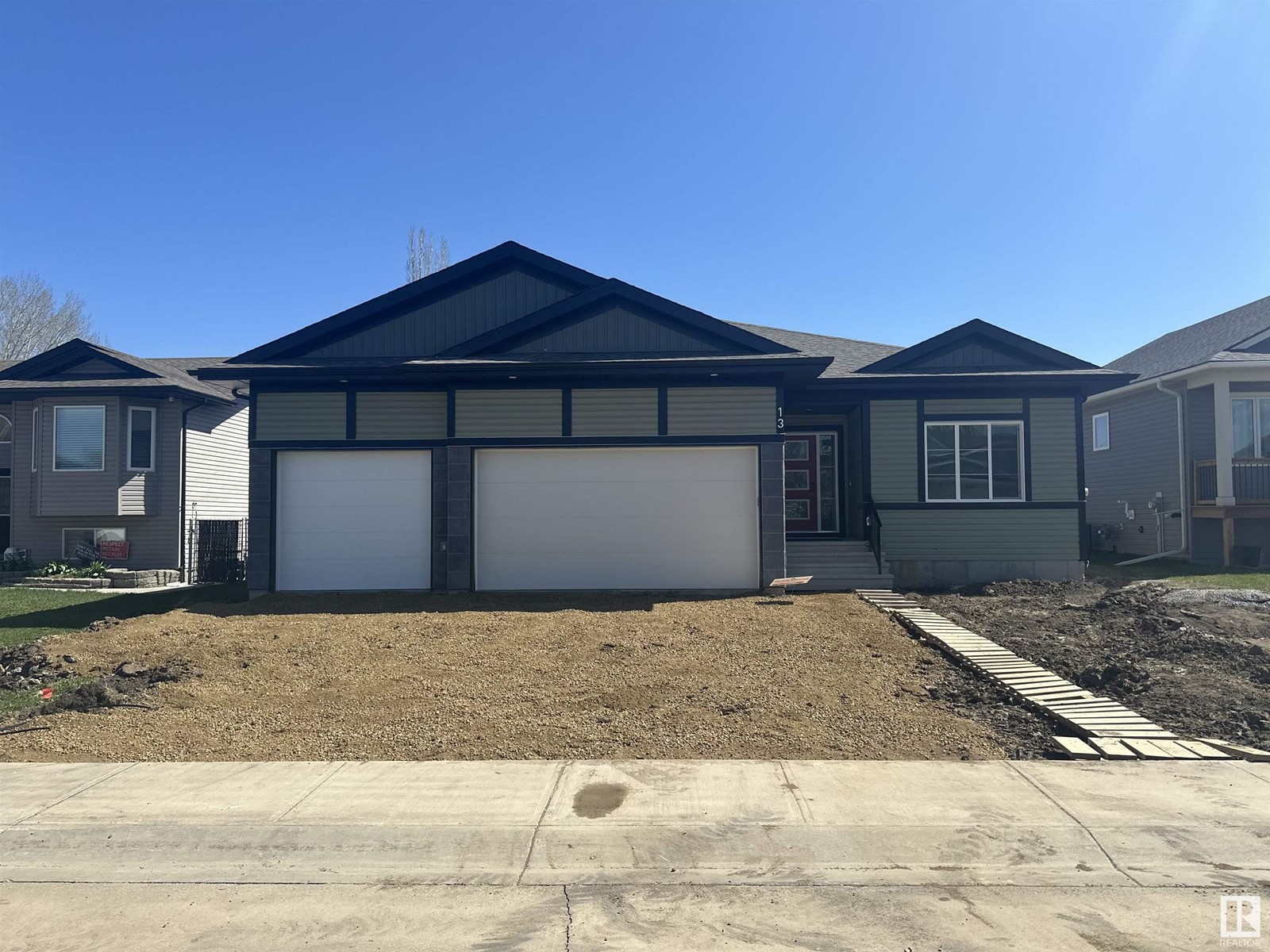 Calmar Real Estate Listings Main Image