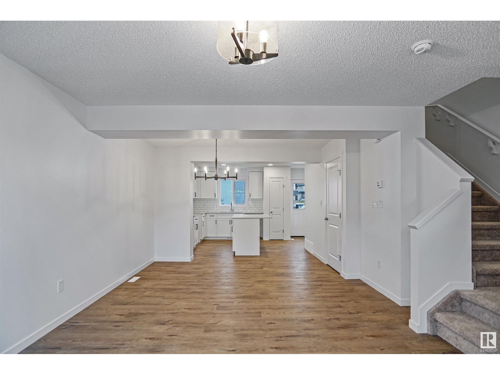 463 Aster Dr Nw Property Photo 5