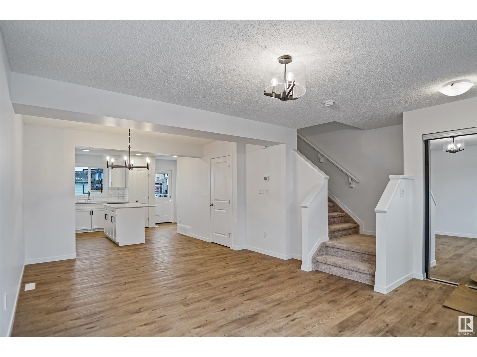 463 Aster Dr Nw Property Photo 6