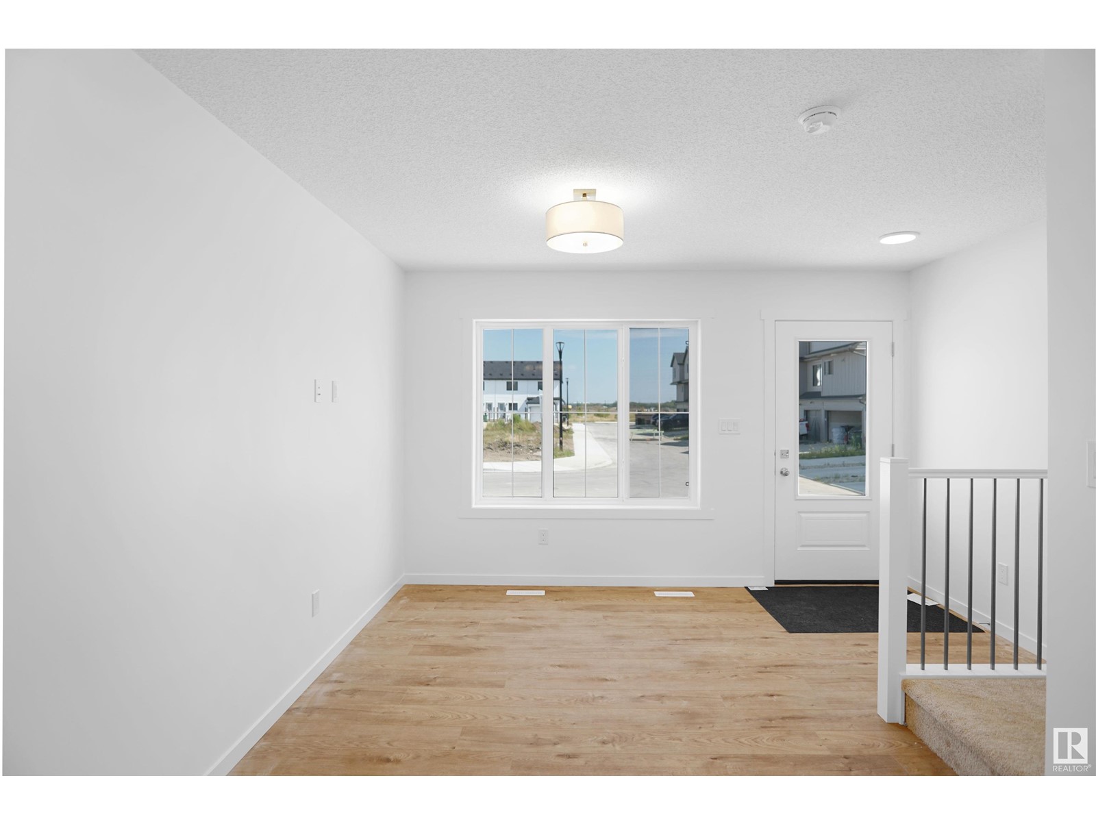 2039 210 St Nw Property Photo 7