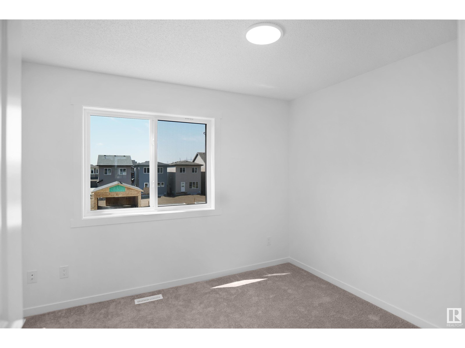 2039 210 St Nw Property Photo 22