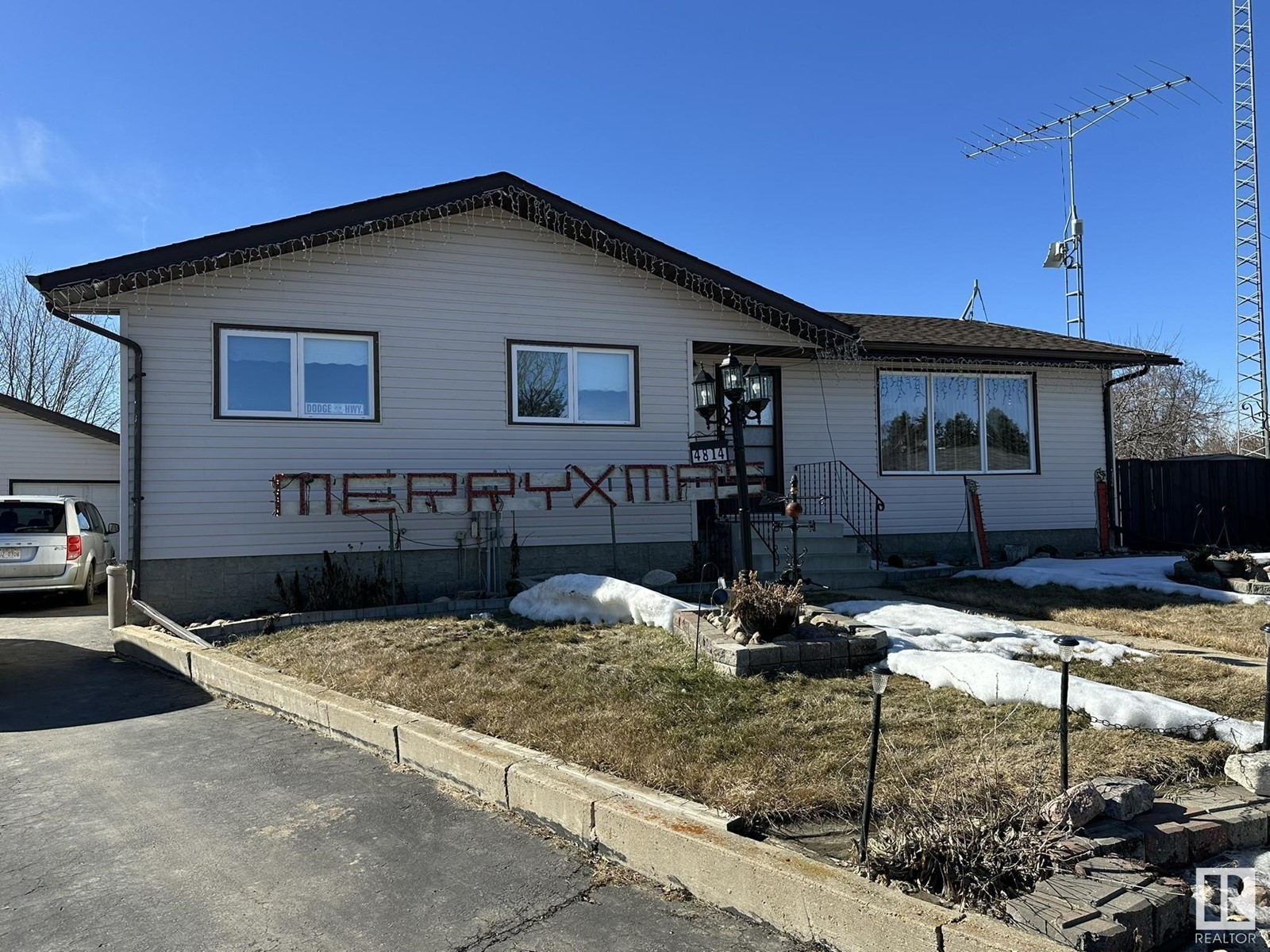 4814 51a Av Property Photo