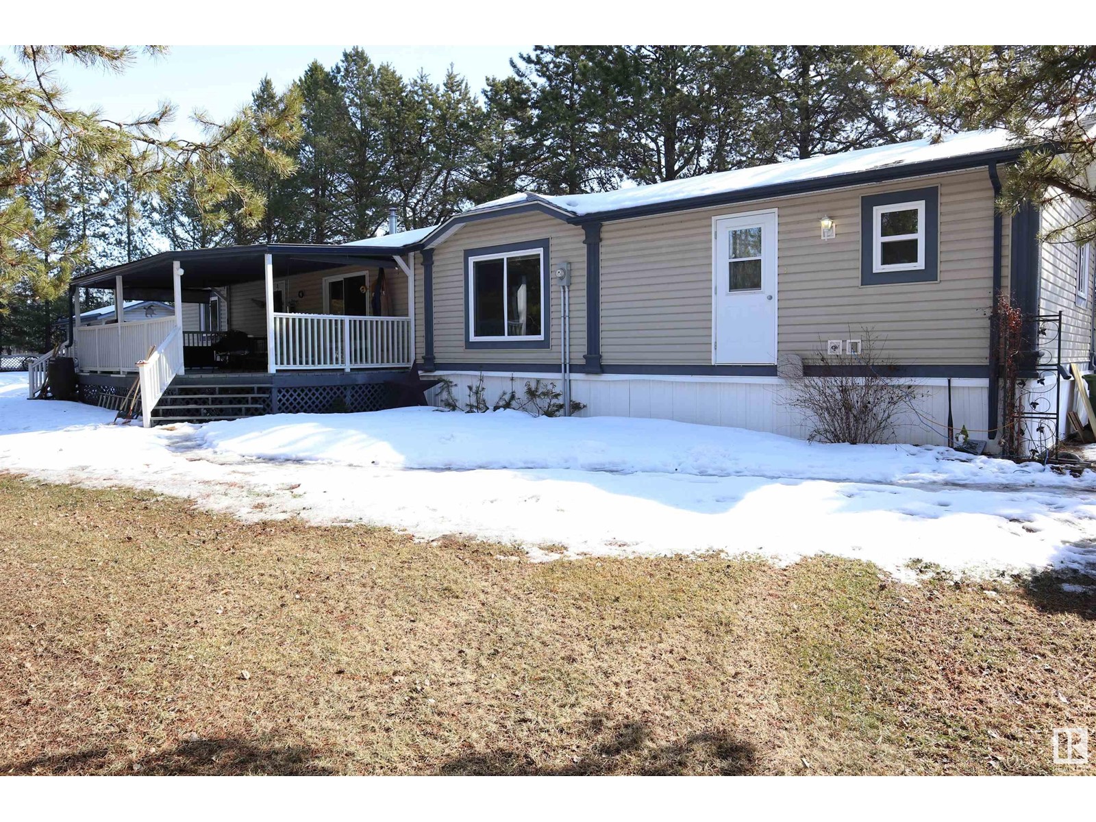 4523 52 St Property Photo