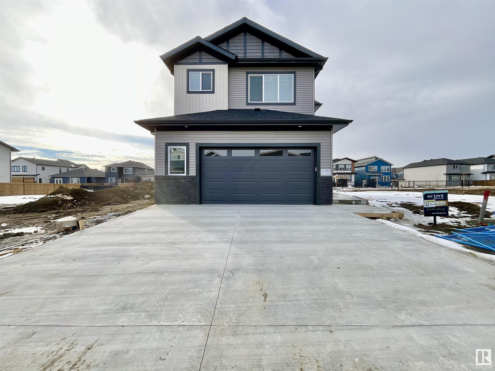 22 Baker St Property Photo