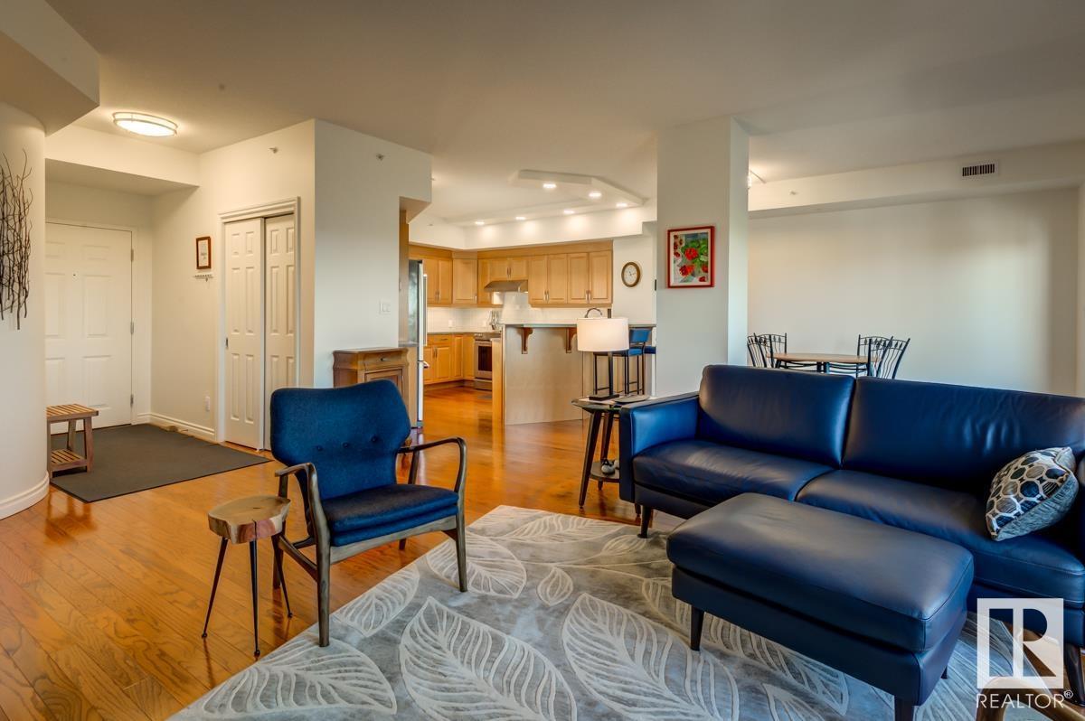 #604 10108 125 St Nw Property Photo 5