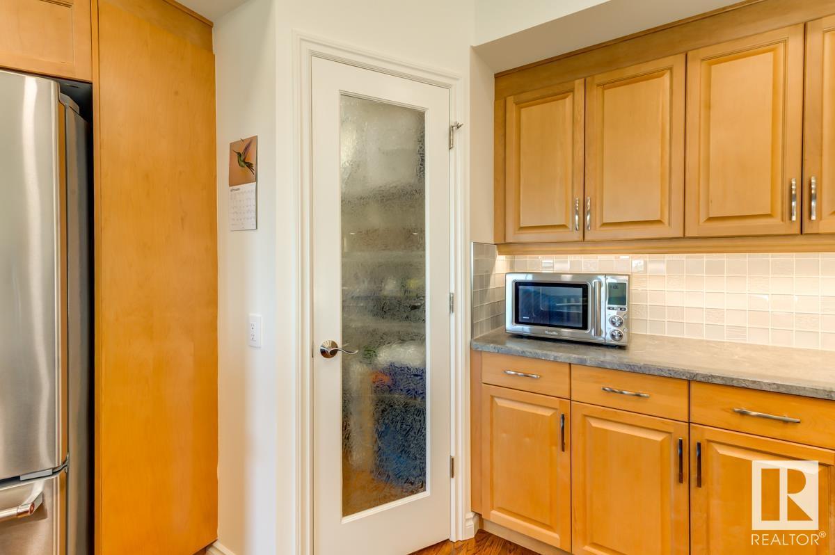 #604 10108 125 St Nw Property Photo 8