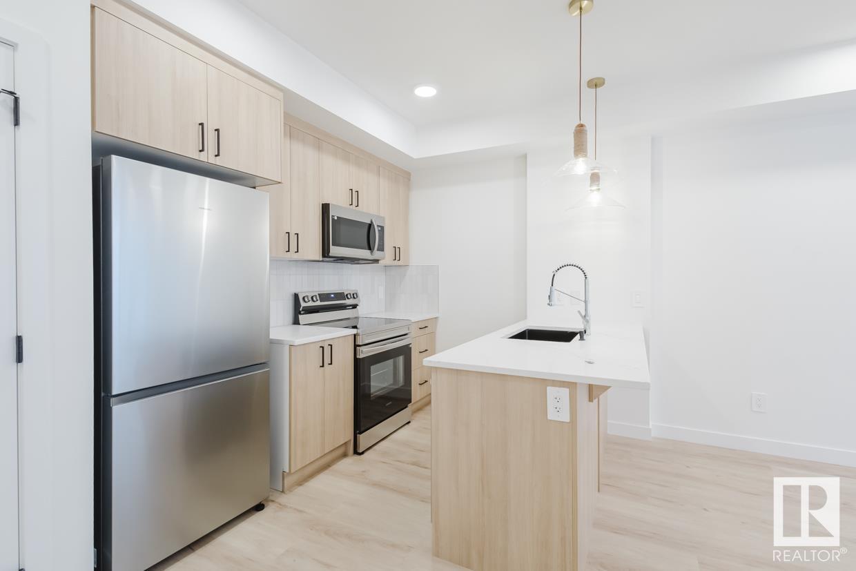 #19 16231 19 Av Sw Property Photo 5