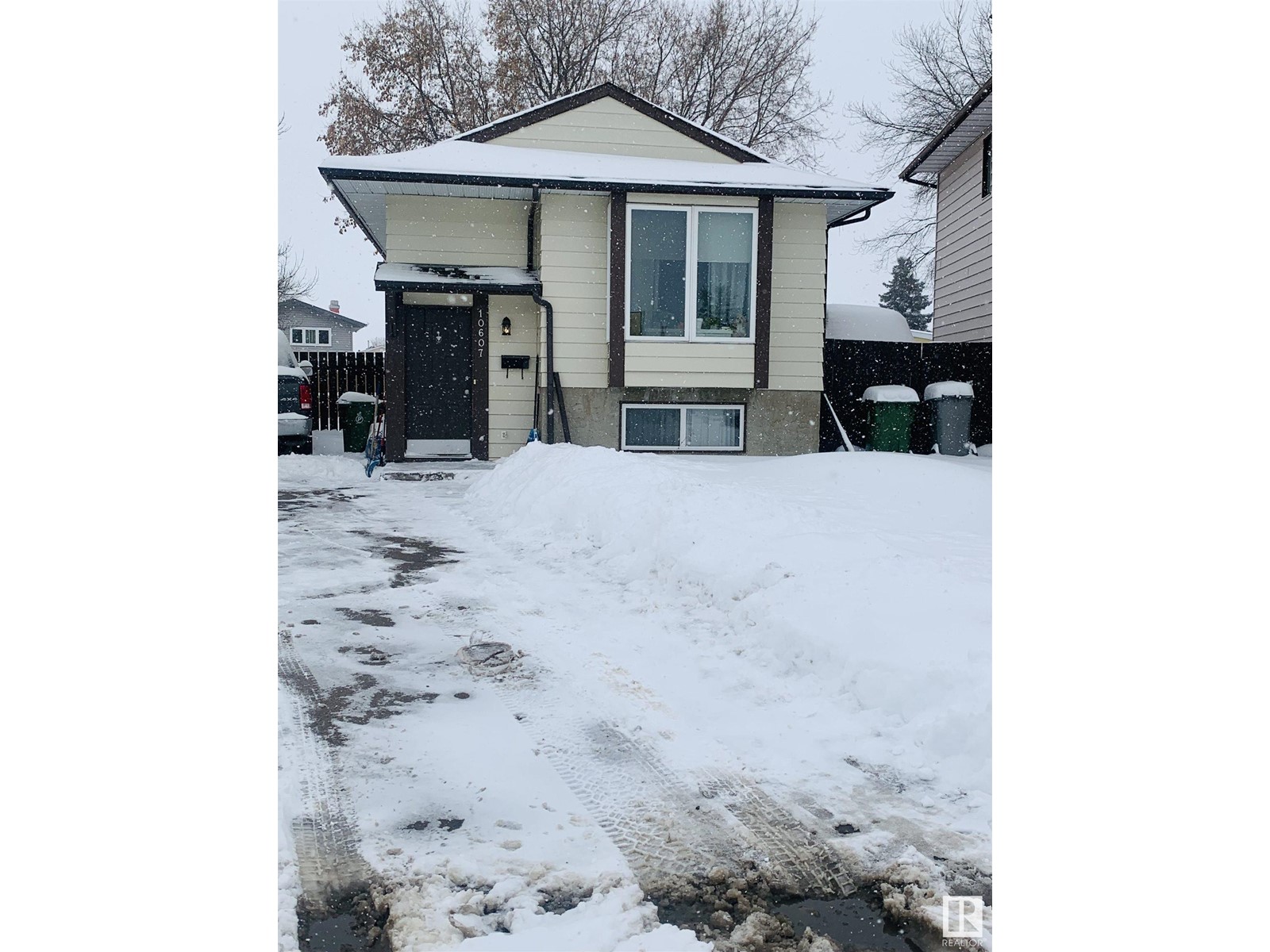 10607 98 Av Property Photo
