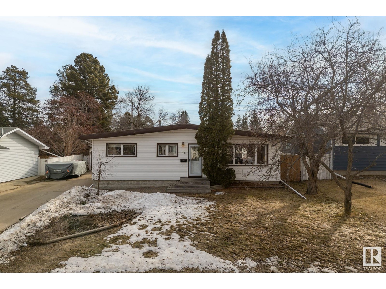 94 Pine St Property Photo