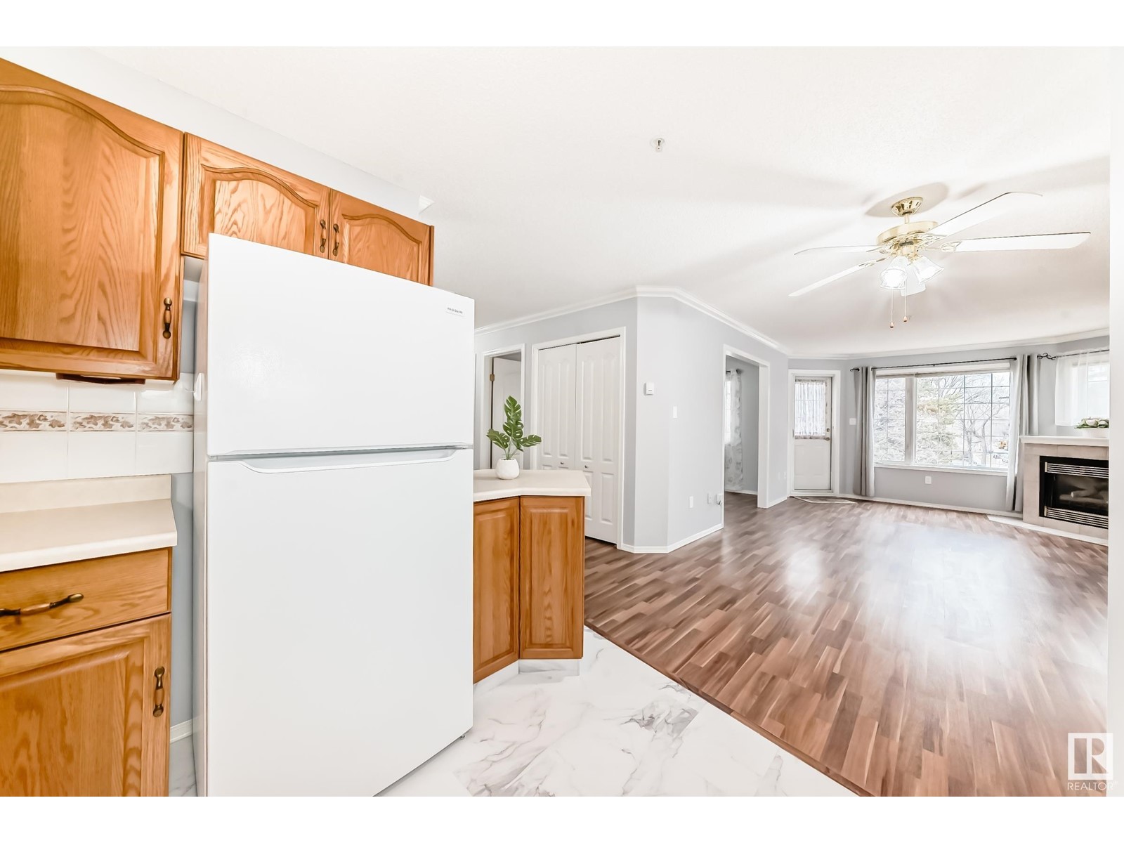 #302 13450 114 Av Nw Property Photo 6