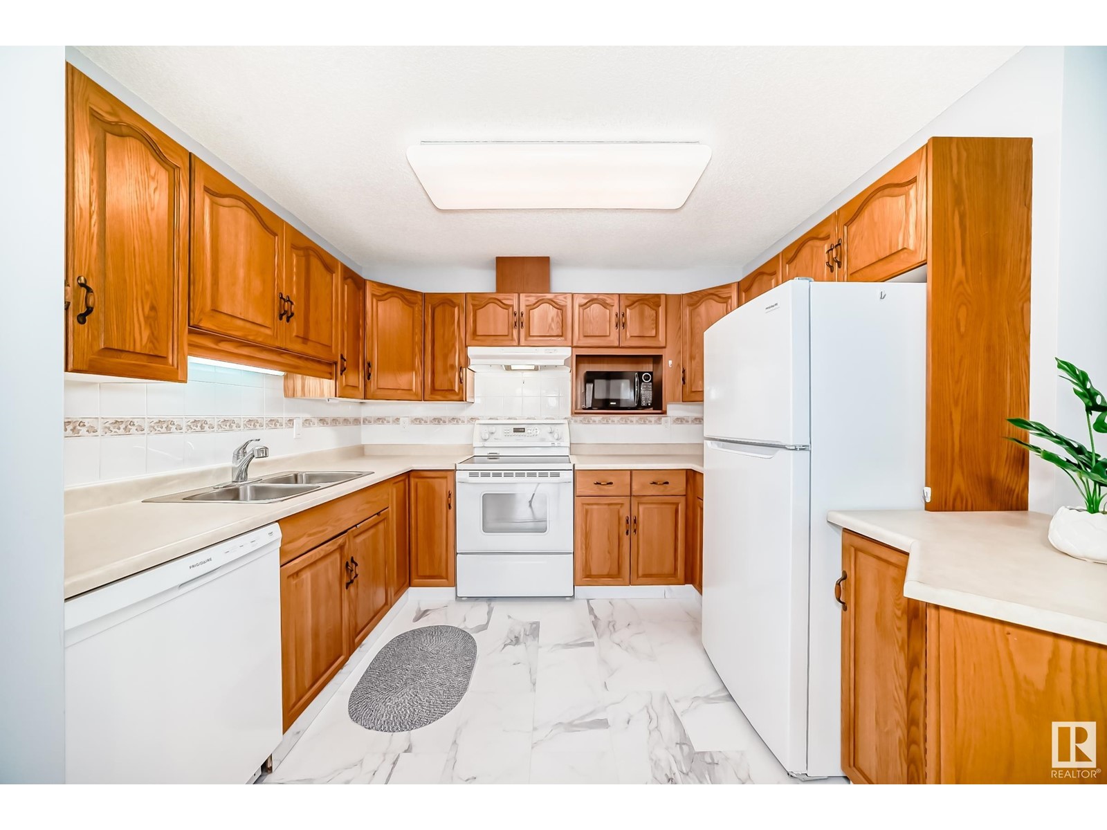 #302 13450 114 Av Nw Property Photo 7