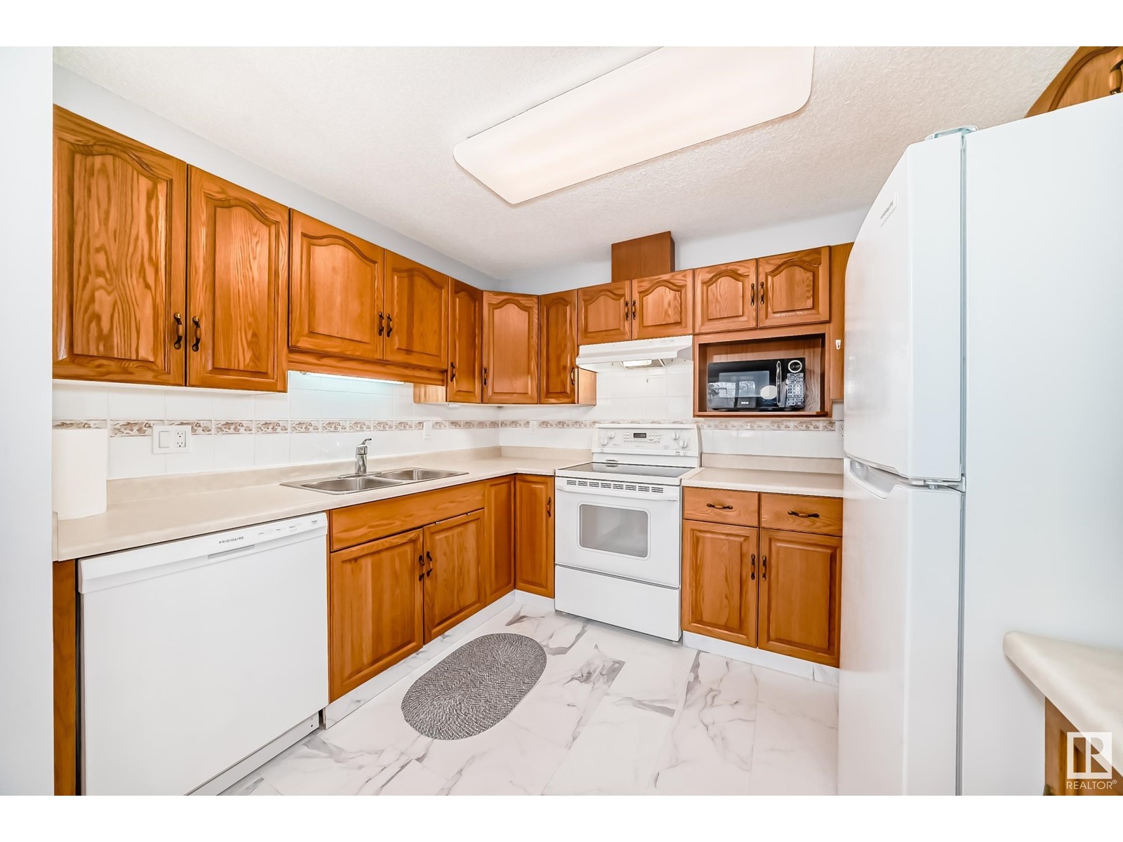 #302 13450 114 Av Nw Property Photo 8