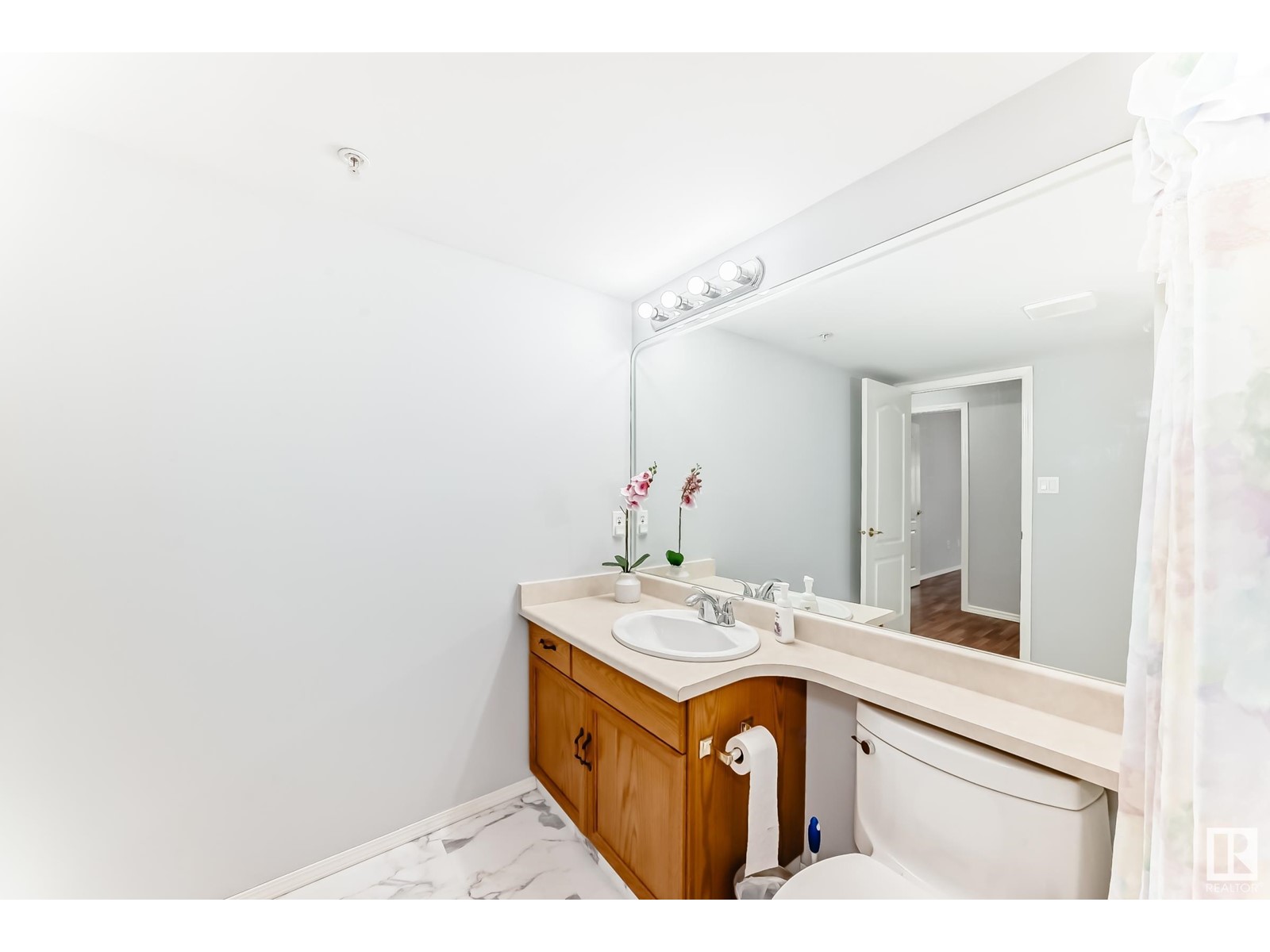 #302 13450 114 Av Nw Property Photo 21