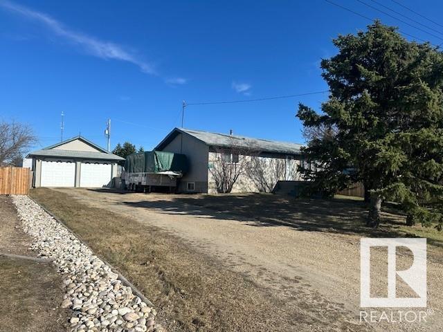 4905 51 St Property Photo 1