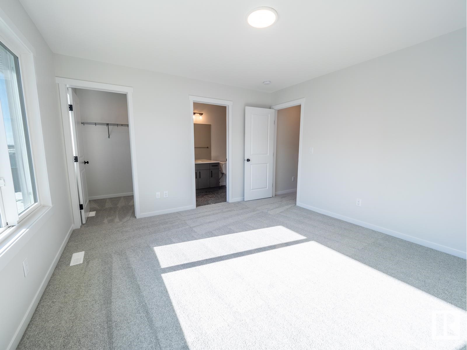 1232 16 St Nw Property Photo 17