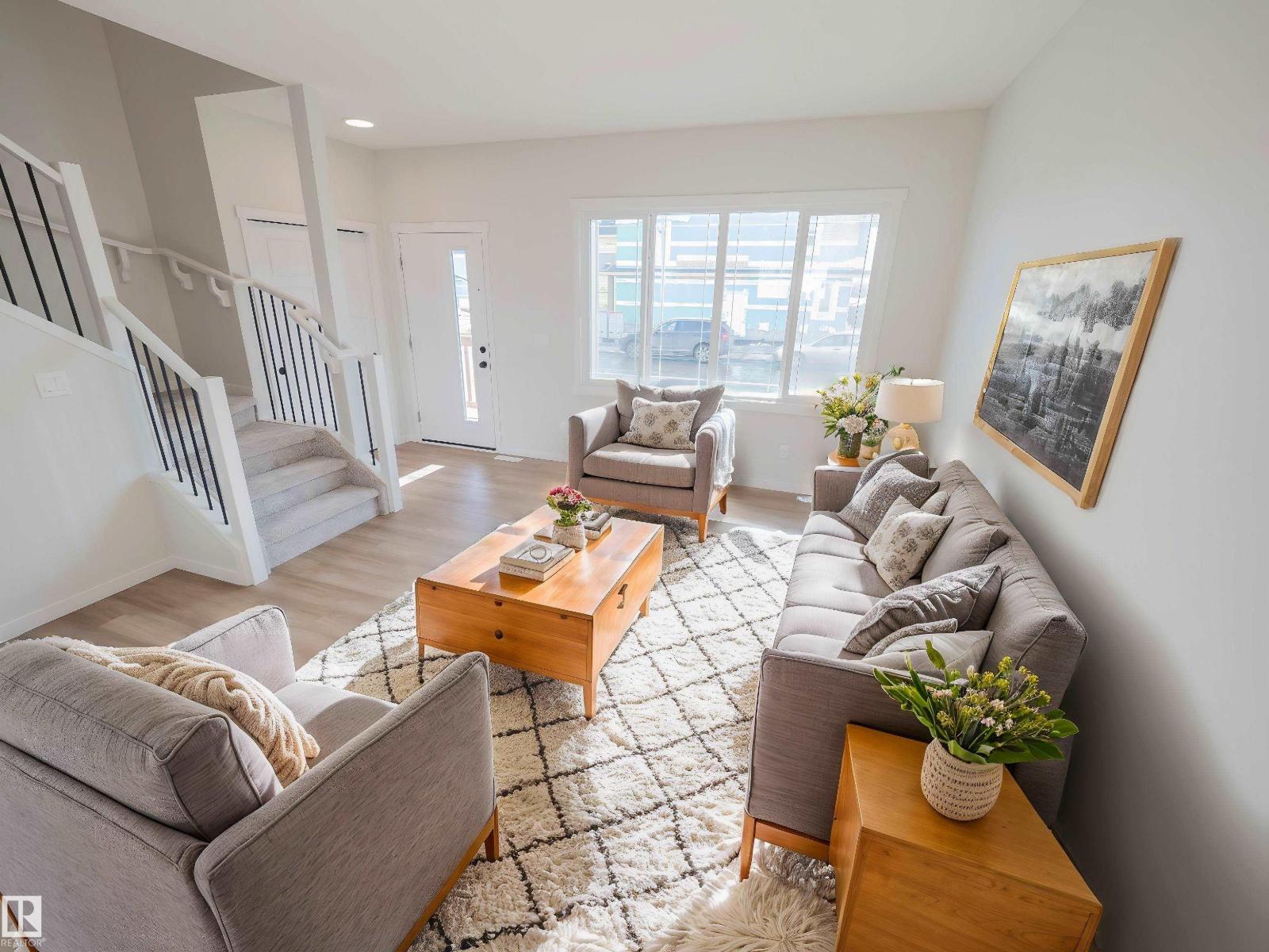 1332 14 Av Nw Property Photo 1
