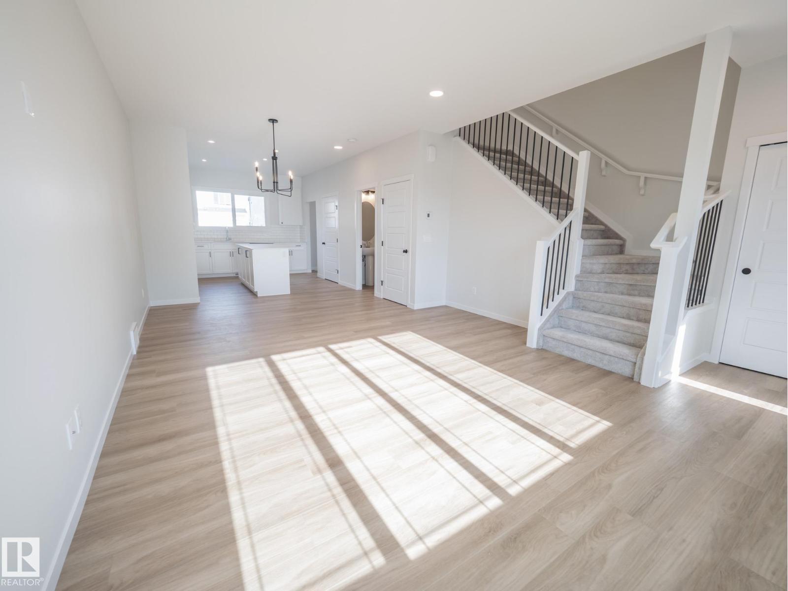 1332 14 Av Nw Property Photo 5