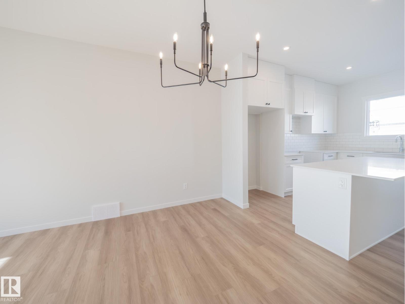 1332 14 Av Nw Property Photo 9