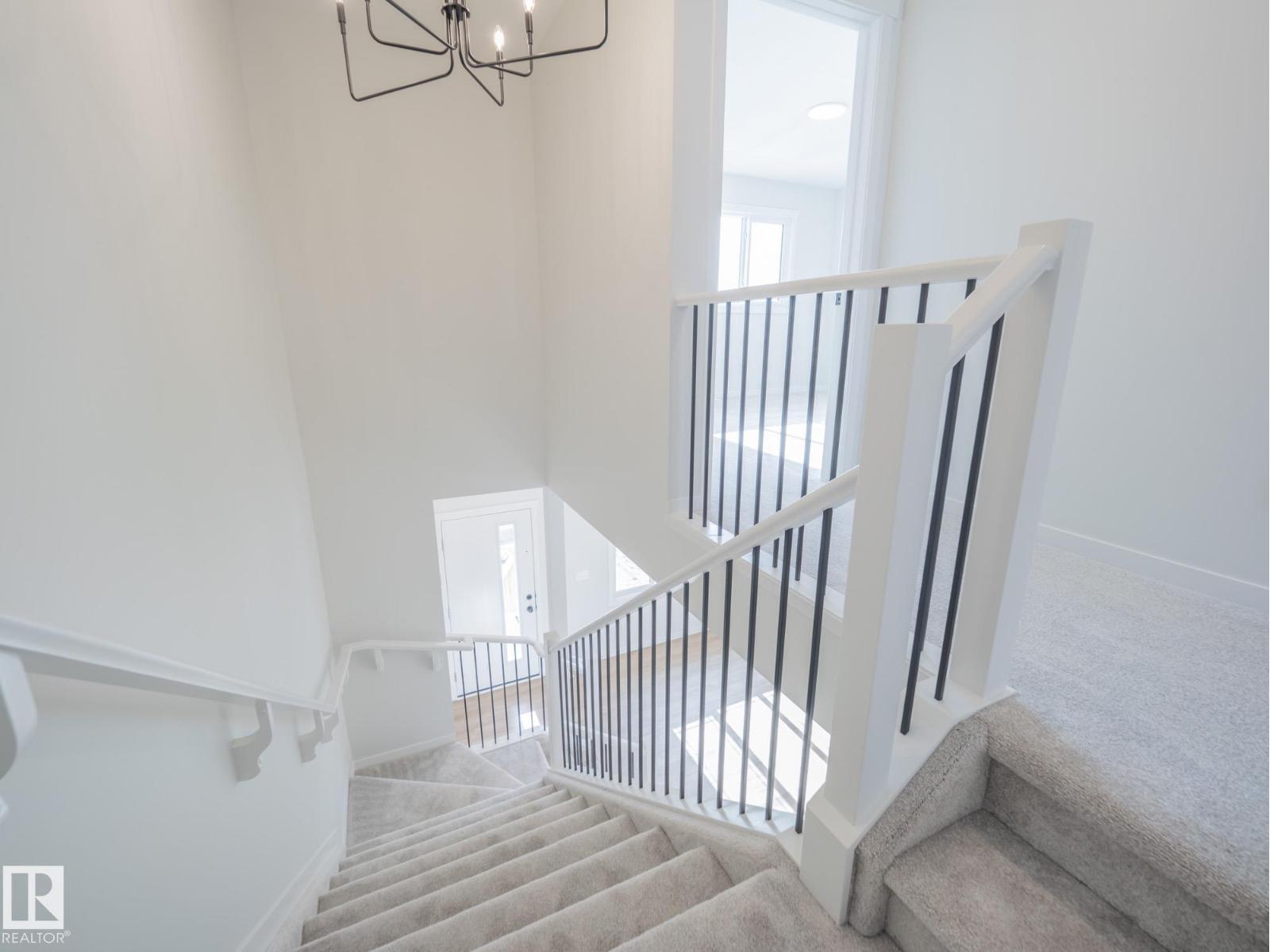 1332 14 Av Nw Property Photo 15