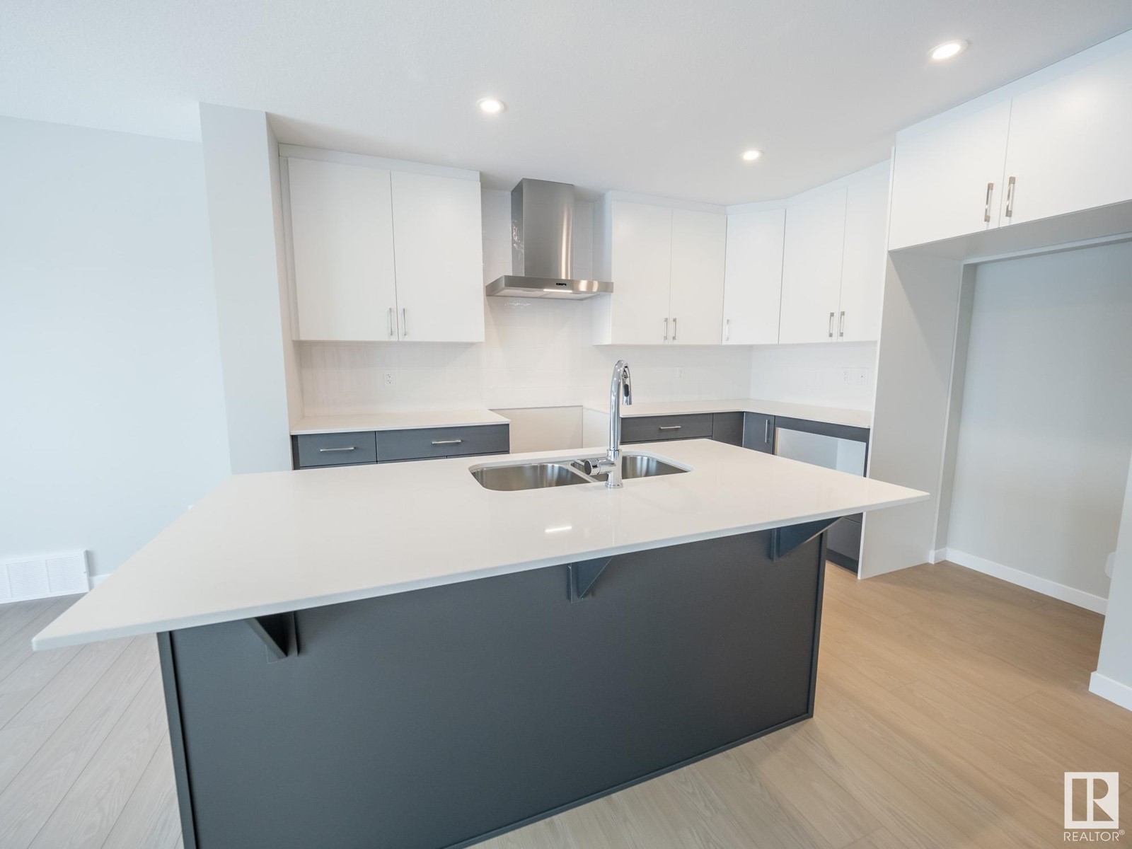 91 Rosewood Wy Property Photo 3