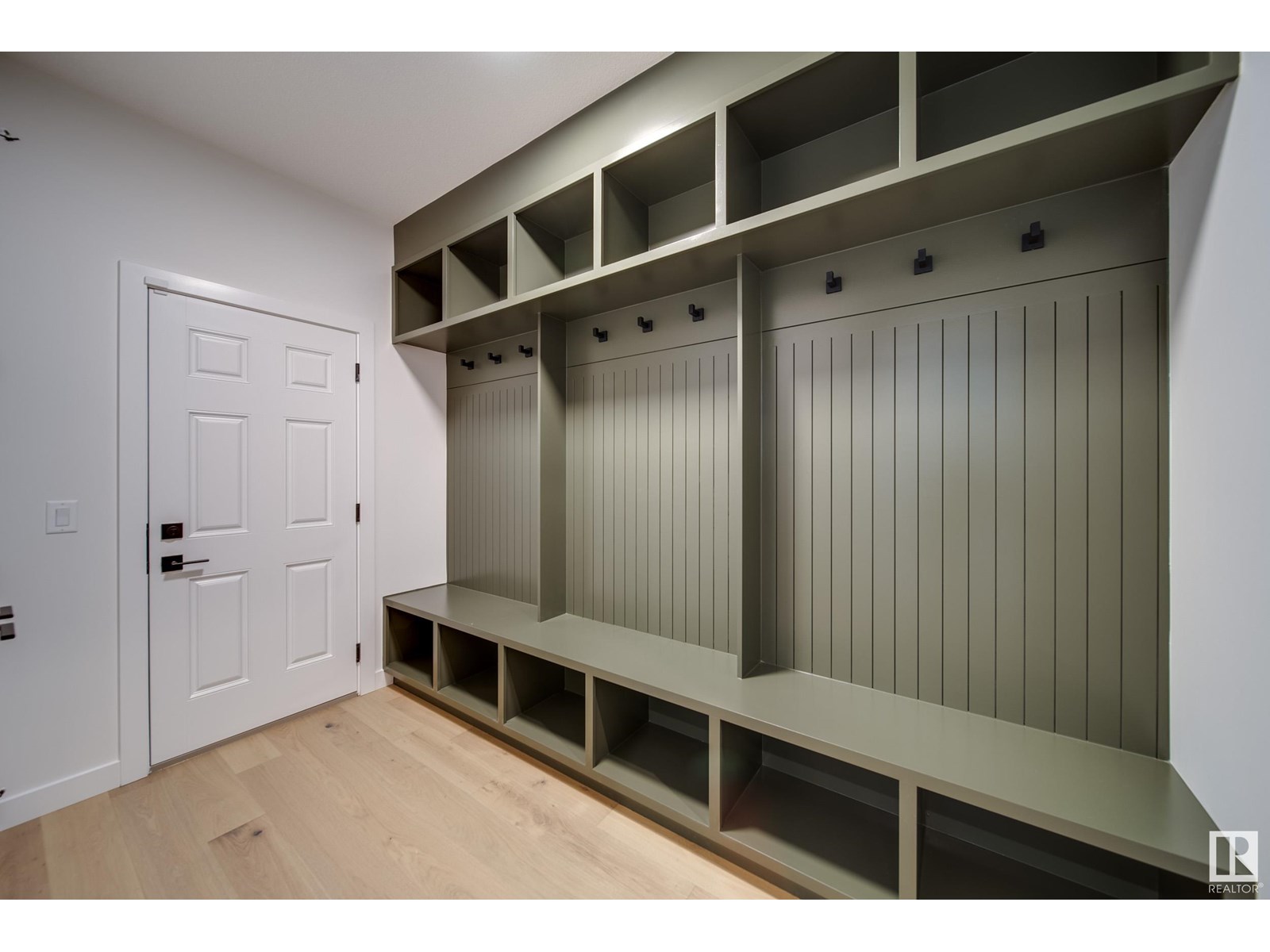 30 Cannes Cv Property Photo 8