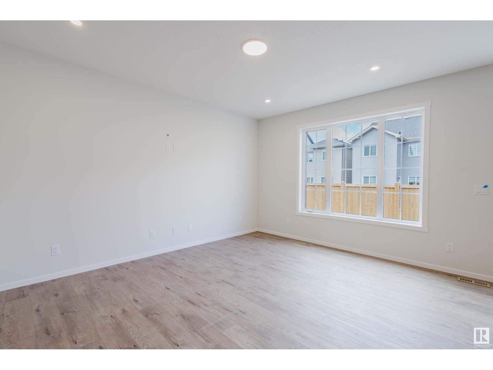 2120 209 St Nw Property Photo 6