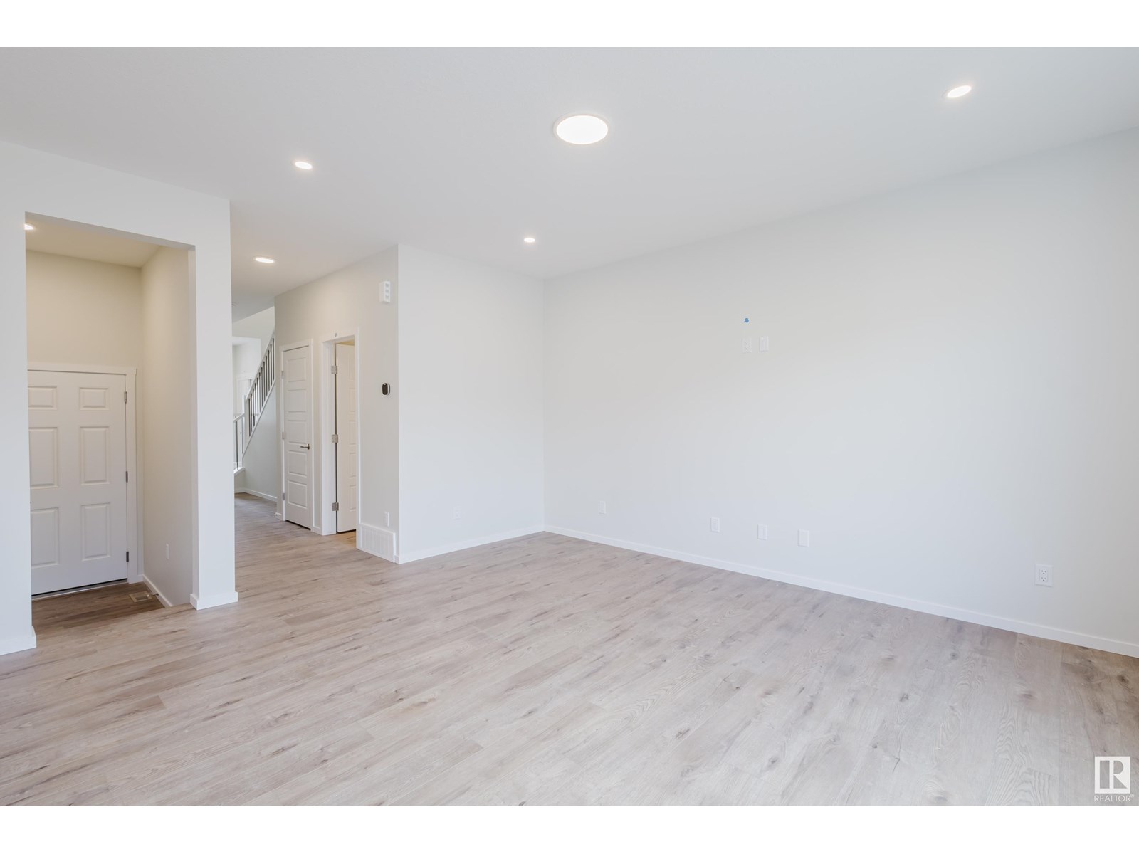 2120 209 St Nw Property Photo 7