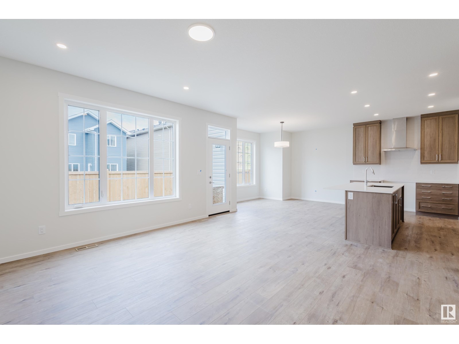 2120 209 St Nw Property Photo 9
