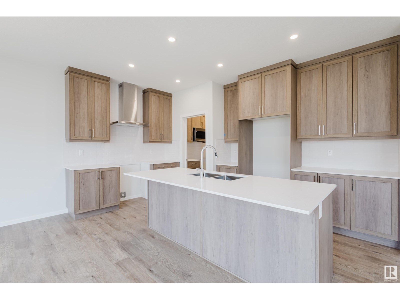 2120 209 St Nw Property Photo 11