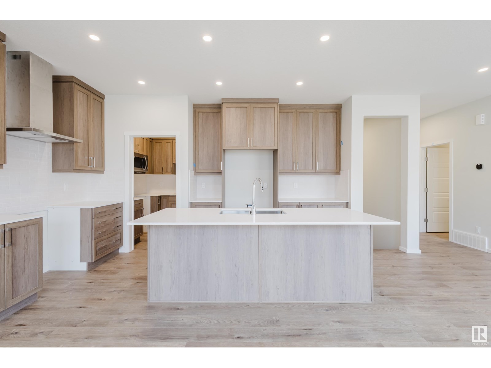 2120 209 St Nw Property Photo 12