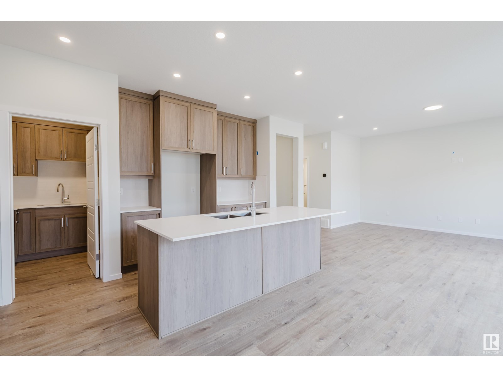 2120 209 St Nw Property Photo 13