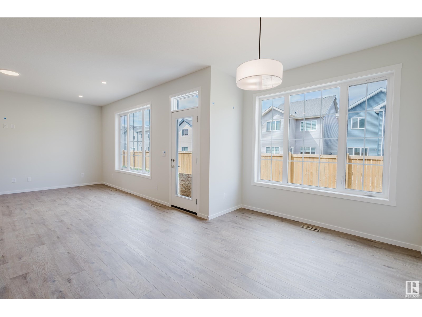 2120 209 St Nw Property Photo 19