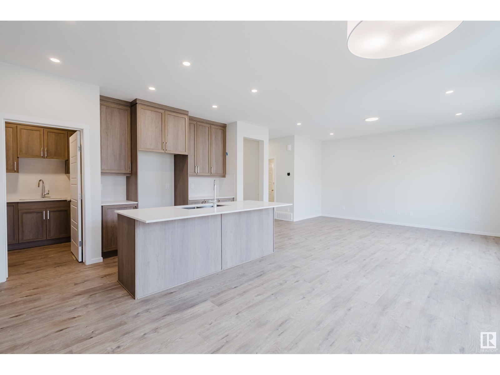 2120 209 St Nw Property Photo 20