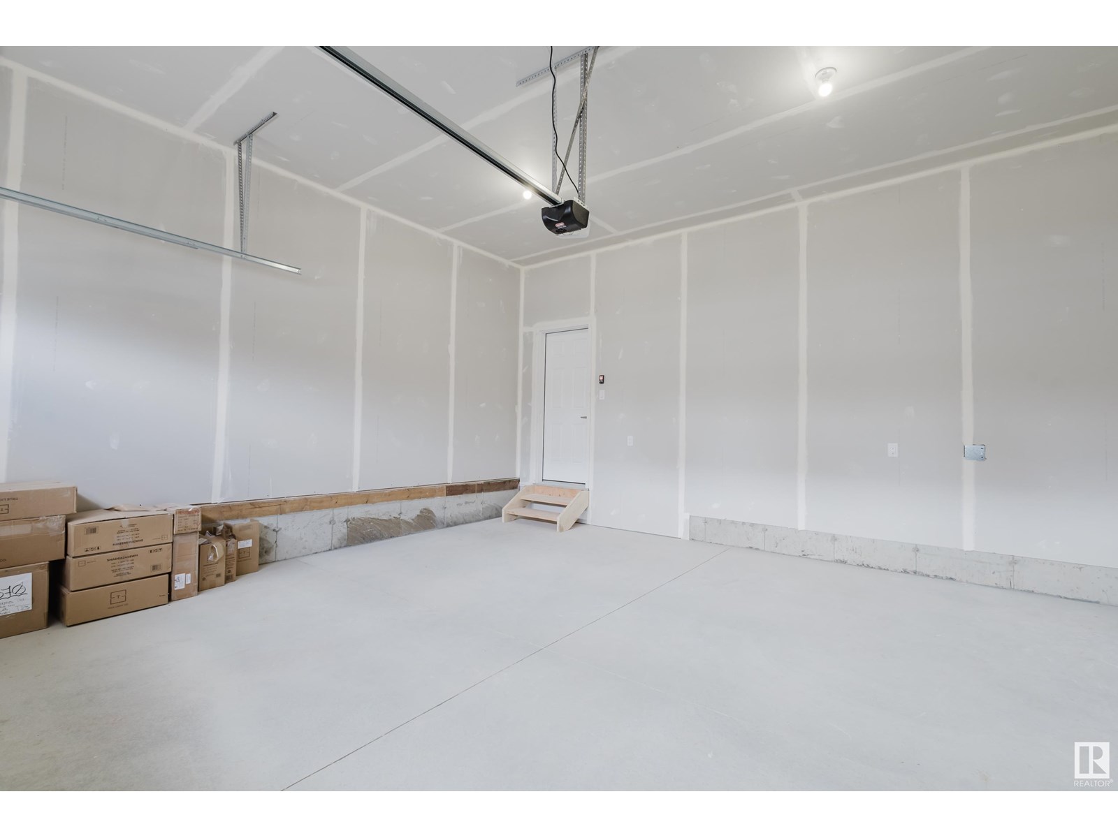 2120 209 St Nw Property Photo 24