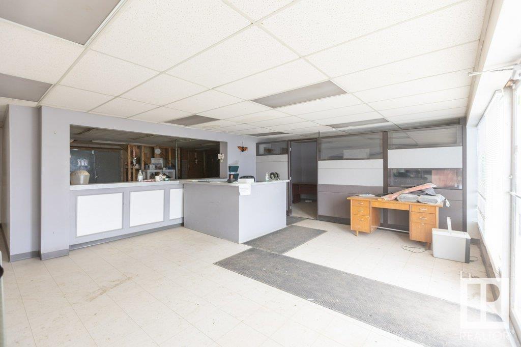 9304 100 St Property Photo 7