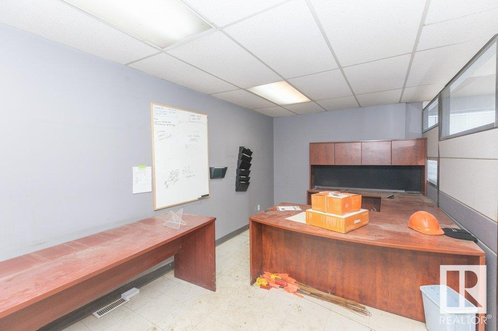 9304 100 St Property Photo 14