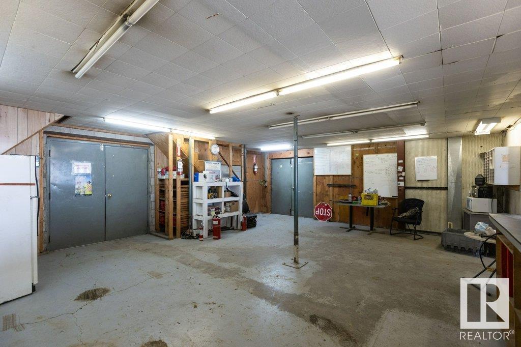 9304 100 St Property Photo 16