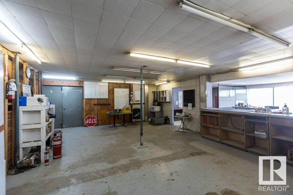 9304 100 St Property Photo 17