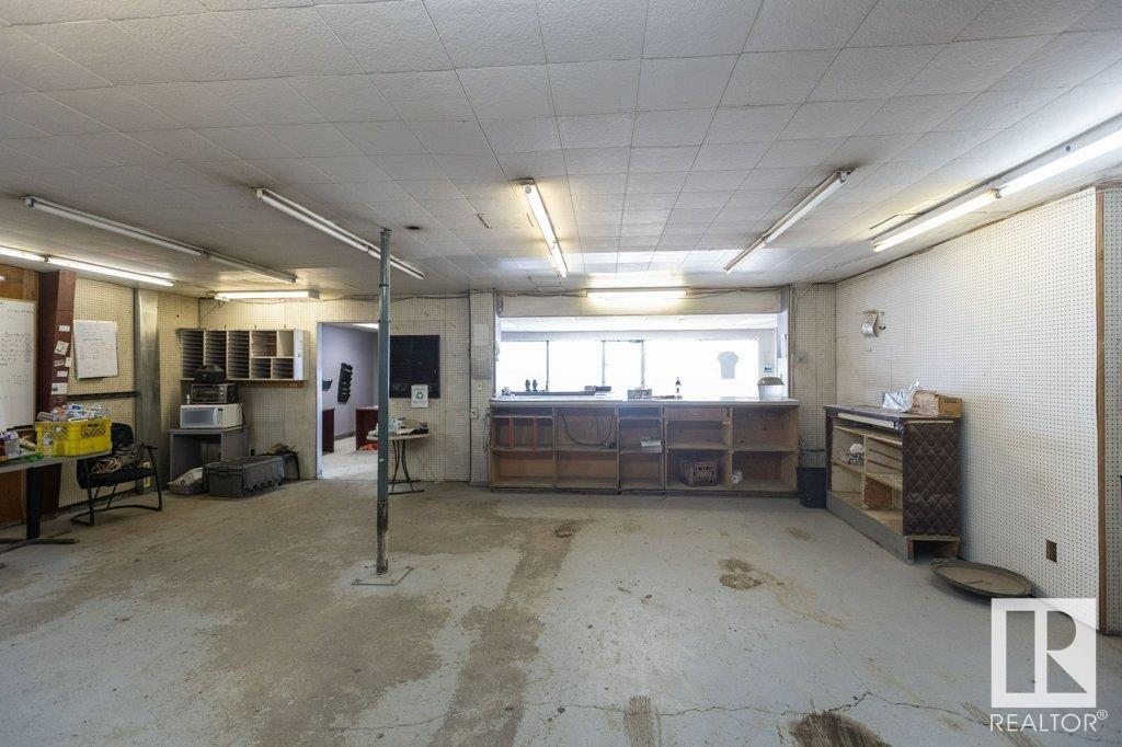 9304 100 St Property Photo 18