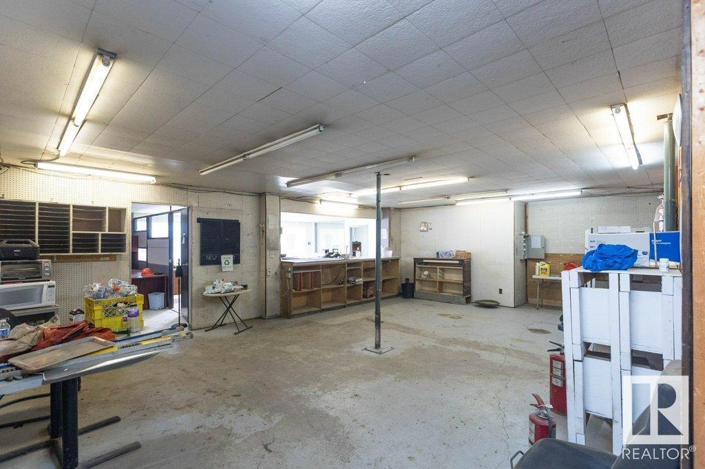 9304 100 St Property Photo 19