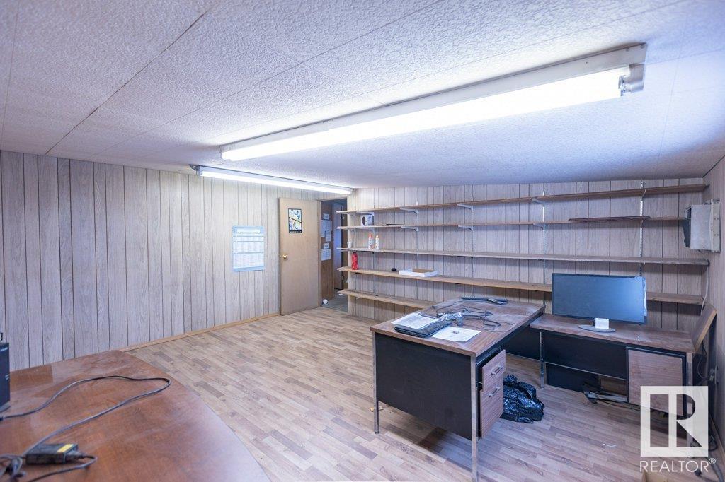 9304 100 St Property Photo 22