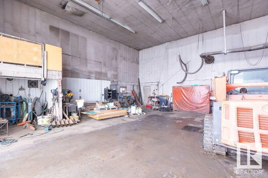 9304 100 St Property Photo 37