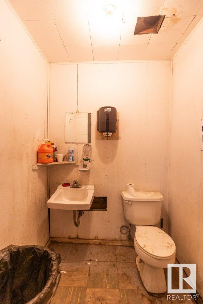 9304 100 St Property Photo 44