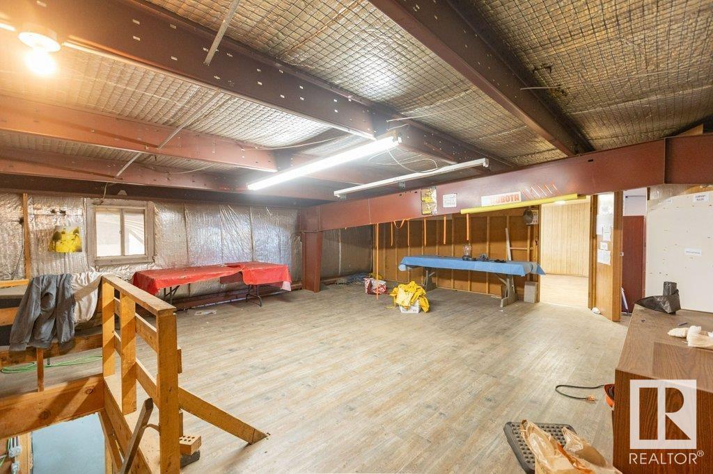 9304 100 St Property Photo 46