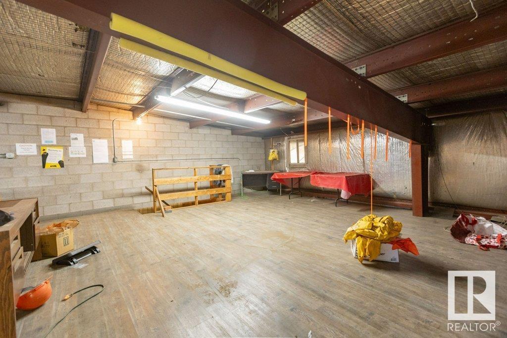 9304 100 St Property Photo 47