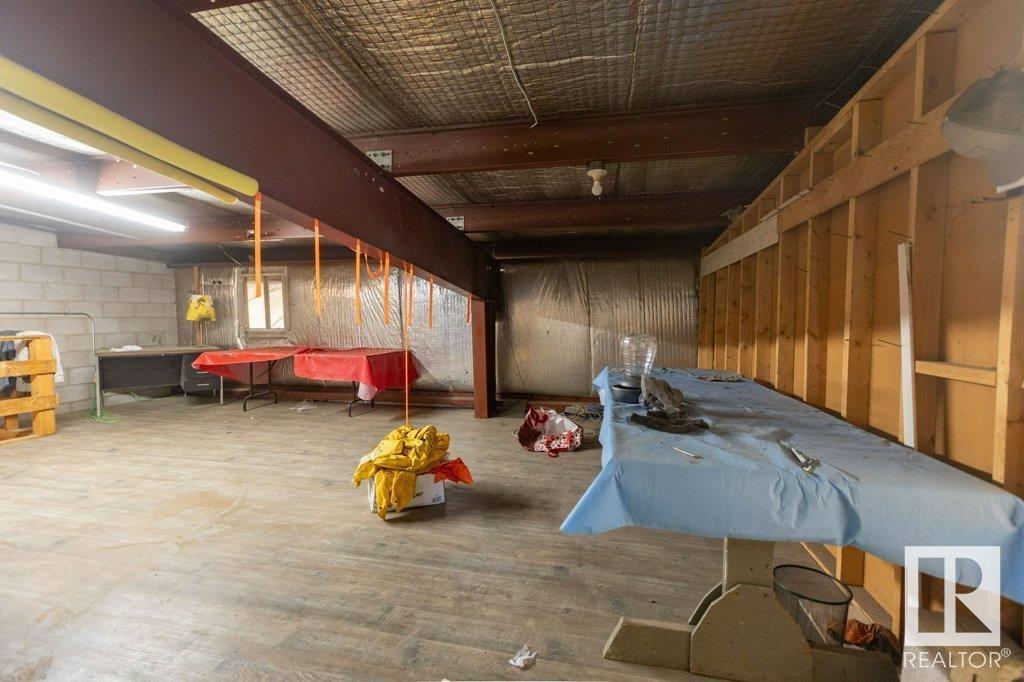 9304 100 St Property Photo 48