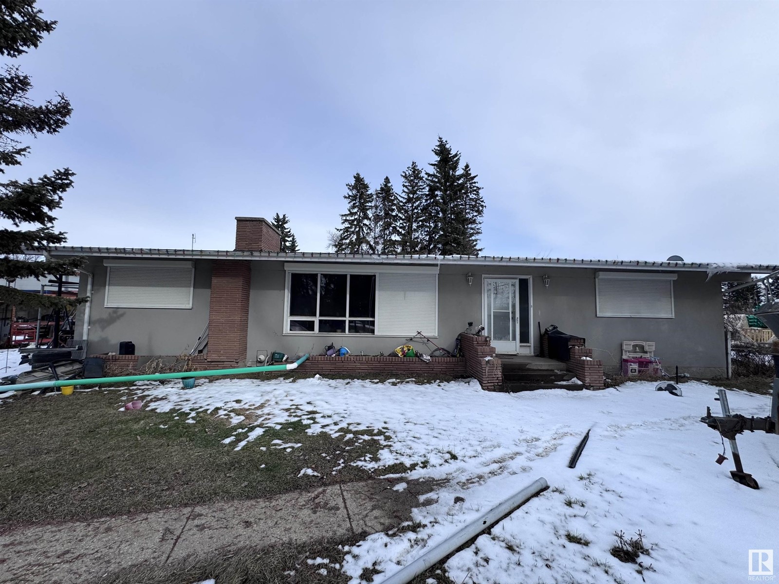 6611 8 St Nw Property Photo 3